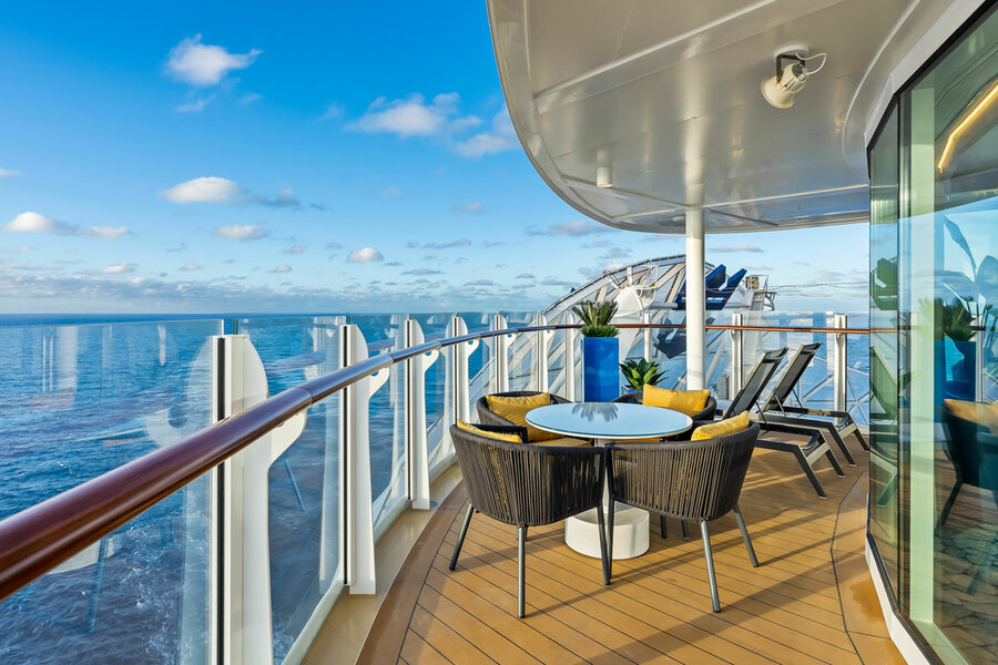 RCI UTOPIA AquaTheater Suite with Large Balcony - 2 Bedrooms 5.jpeg